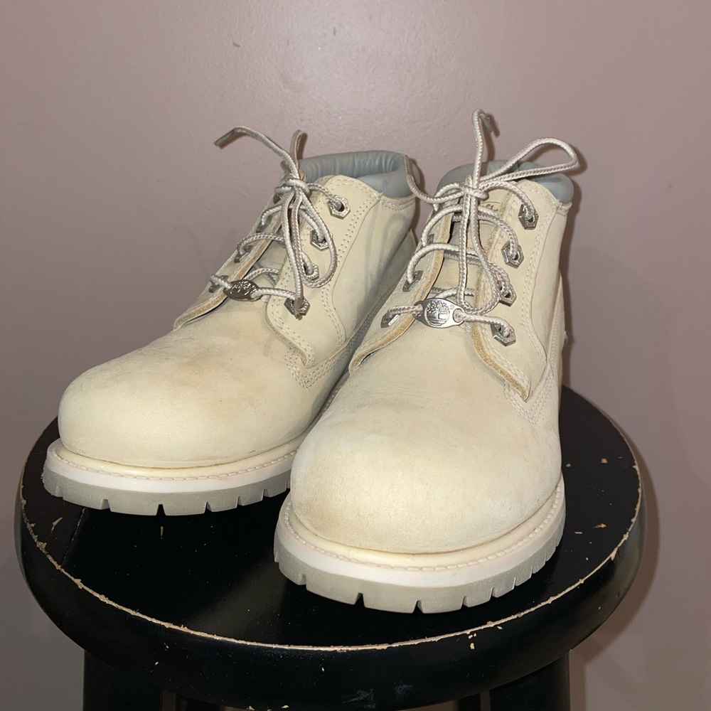 Timberland light tan leather chukka boots size 8. WATERPROOF